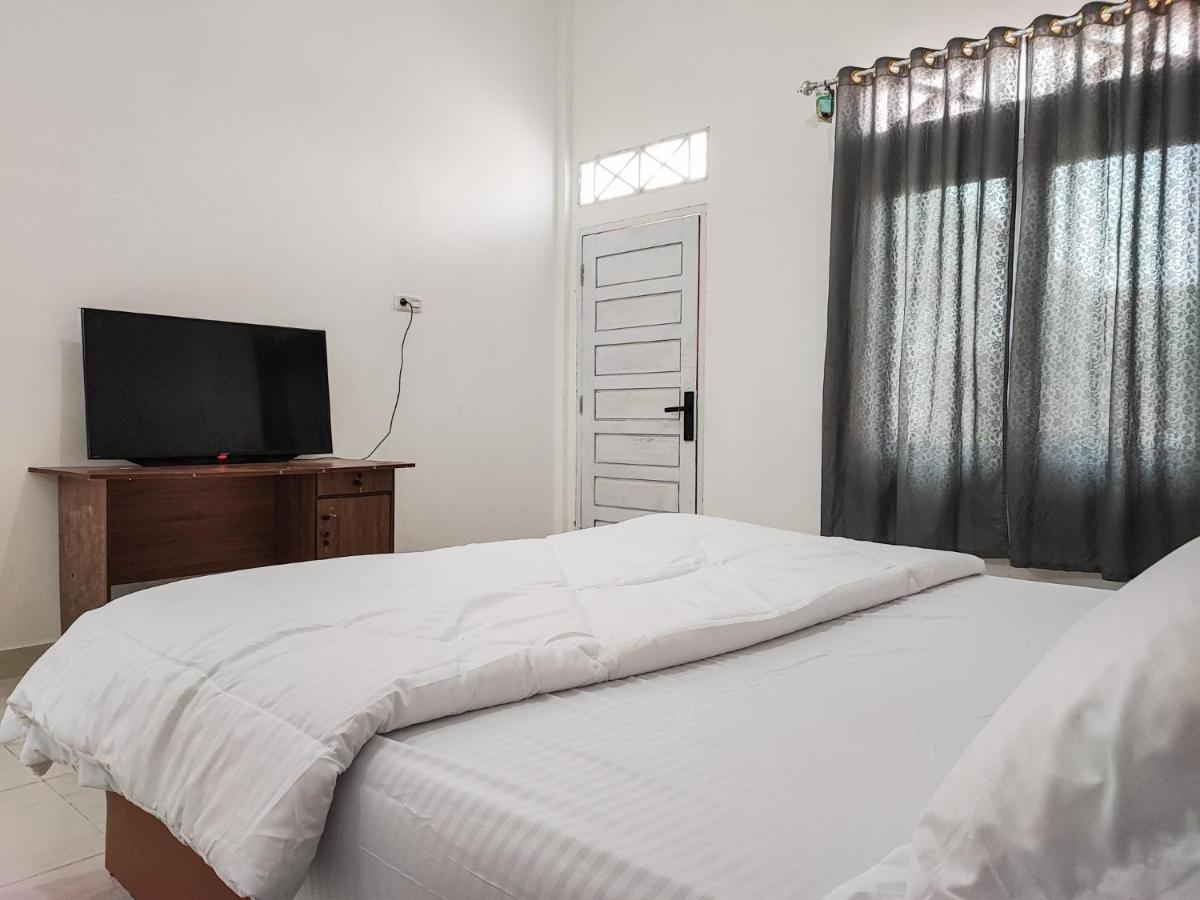 Adela Homestay Syariah Near Universitas Muhammadiyah Jambi Mitra Reddoorz Exterior foto