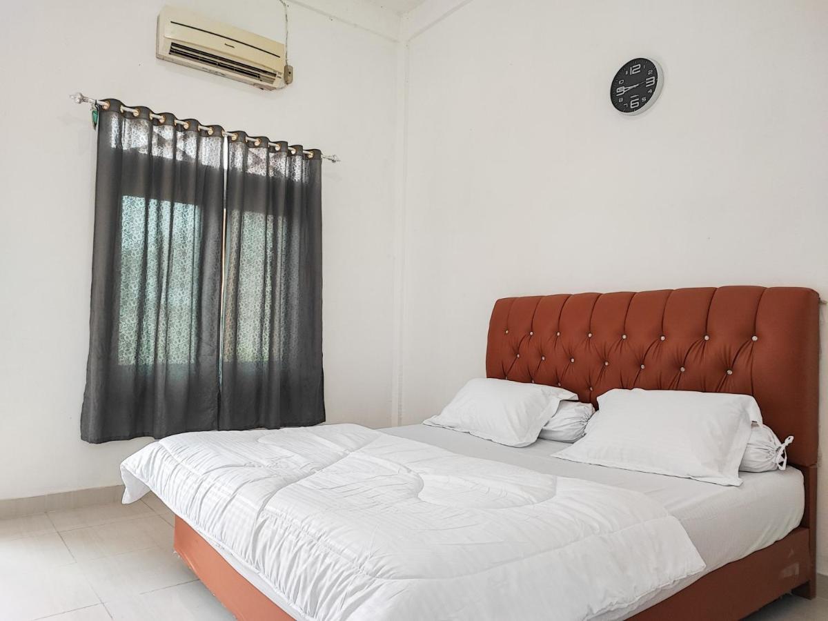 Adela Homestay Syariah Near Universitas Muhammadiyah Jambi Mitra Reddoorz Exterior foto